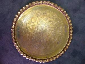 lot 88 image: Large 18 Round Vintage Brass Tray - Hammered Pie Crust Edge - Intricate Etched Design - Hanger for Wall Mount