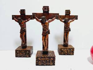 lot 246 image: Lot of Three Resin Jesus of Nazareth, King of the Jews Crucifixes