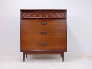lot 557 image: Gorgeous Bassett Mid Century Tall Boy with Legs