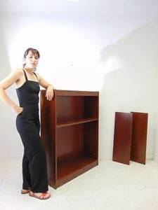 lot 556 image: Newer Bookcase with Three Shelves