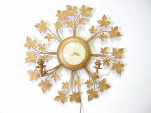 lot 170 image: United Vintage Wall Clock with Gold Leafy Look