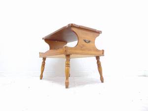 lot 172 image: Cute Colonial Style Double-Tier Side Table