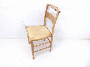 lot 174 image: Beautiful Vintage Wood and Wicker Seat Chair