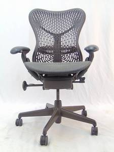 lot 118 image: HERMAN MILLER Mirra 1 Rolling Office Chair #1