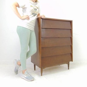 lot 179 image: Vintage Mid Century Tallboy Dresser