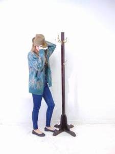 lot 421 image: Stickley Mission Oak Arts & Crafts Clothes Tree