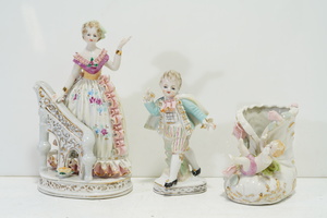 lot 375 image: Lot of Beautiful Porcelain Figurines