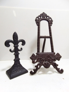 lot 292 image: Vintage Cast Iron Decor