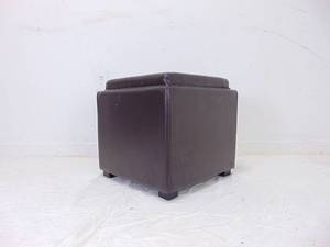 lot 380 image: Lidded Brown Vinyl Ottoman