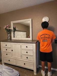 lot 334 image: Havalance 8 Drawer Dresser with Door- Ashley Furniture