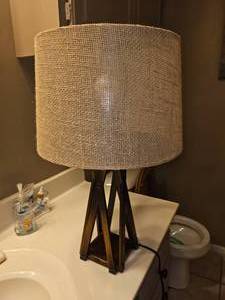 lot 338 image: Farmhouse Style Table Lamp with Shade