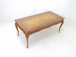 lot 426 image: Vintage Leather Top Coffee Table- Hardwood