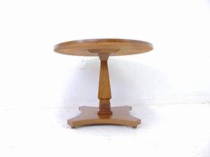 lot 430 image: Vintage Pedastel Table- 28 Diameter Top