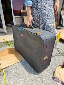 lot 471 image: Large Black Vintage Suitcase