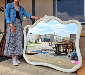 lot 591 image: Vintage Solid Wood Frame Mirror by Lexington- USA Made