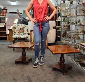 lot 144 image: Ethan Allen Old Tavern Vintage End Tables - a PAIR