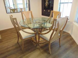 lot 521 image: Beautiful Contemporary Dining Table with Glass Top and Four Chairs KAISER  BERNHARDT