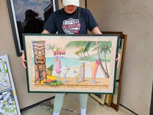 lot 124 image: Tiki Bar Wall Decor