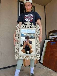 lot 492 image: Vintage Ornate Mirror