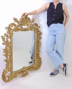 lot 32 image: Vintage Ornate Gold Mirror
