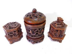 lot 541 image: Lot of Asian Resin Incense Boxes