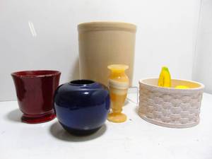 lot 396 image: Lot of Vases  Onyx Vase Ceramic Planters