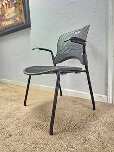 lot 146 image: Herman Miller Caper Stacking Chair