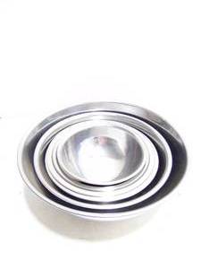 lot 407 image: Lot of Large to Small Stainless Steel Mixing Kitchen Bowls
