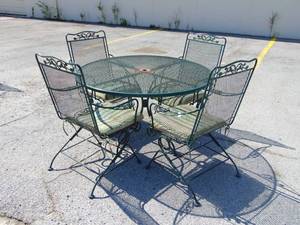 lot 53 image: Green Iron Vintage Patio SET- Includes Round Table and Four Springy Chairs