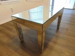 lot 87 image: Mirrored Coffee Table