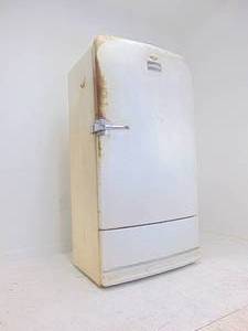 lot 74 image: Vintage GM Frigidaire Refrigerator