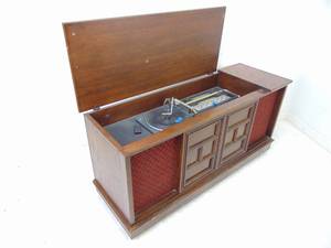lot 186 image: Vintage Mid Century Stereo Console