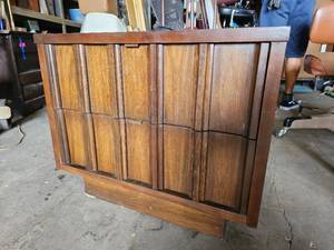 lot 171 image: Vintage Mid Century Nighstand