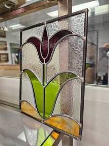 lot 424 image: Stained glass Tulip