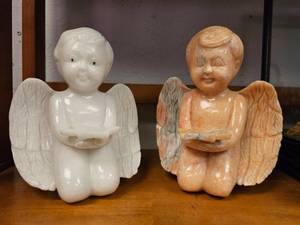 lot 425 image: Pair of Stone Onyx Carved Angels