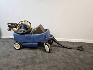 lot 518 image: Blue Pulley Cart with Miscellaneous Items