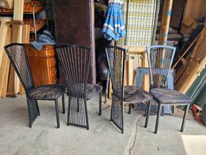 lot 234 image: Set of Four Vintage Metal Post Modern Dining Side Chairs in Black