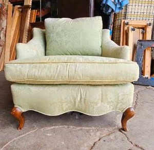 lot 237 image: Vintage Minty Green Chair