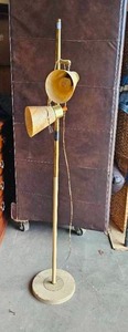 lot 240 image: Vintage Mid Century Floor Lamp (Project)