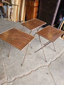 lot 241 image: Set of Four Vintage Fold Up TV Dinner Table Trays