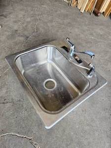 lot 245 image: Stainless Steel Kitchen Sink