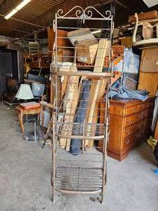 lot 246 image: Vintage Brass and Iron 3-Tier Bakers Rack