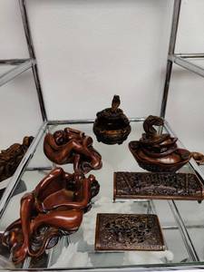 lot 533 image: chinese resin  incense Figurines