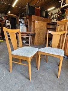 lot 379 image: mid century modern dining chair