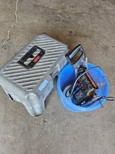 lot 307 image: Rubbermaid Step Stool Storage Box with Tools