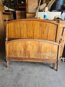 lot 315 image: Bed Frame