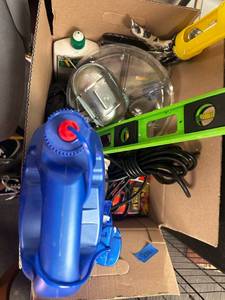 lot 607 image: Lot of Misc. Household Items