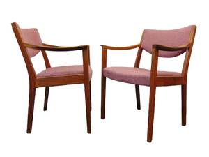 lot 48 image: GUNLOCKE Vintage Walnut and Dusty Rose Pair of Arm Chairs