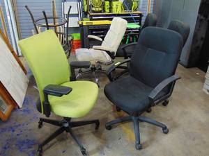 lot 282 image: Lot of Office Chairs Including KNOLL and