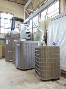 lot 295 image: Working LENNOX ACFurnace  Goodman